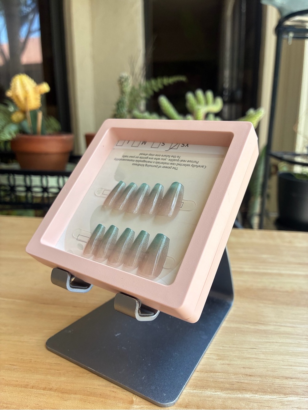 Emerald shimmer gradient Cat Eye Coffin press-on nails set handmade - Picture 4 of 5